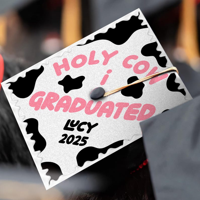 Customized cow print graduation cap topper, helping you celebrate your big milestone for the Class of 2026.