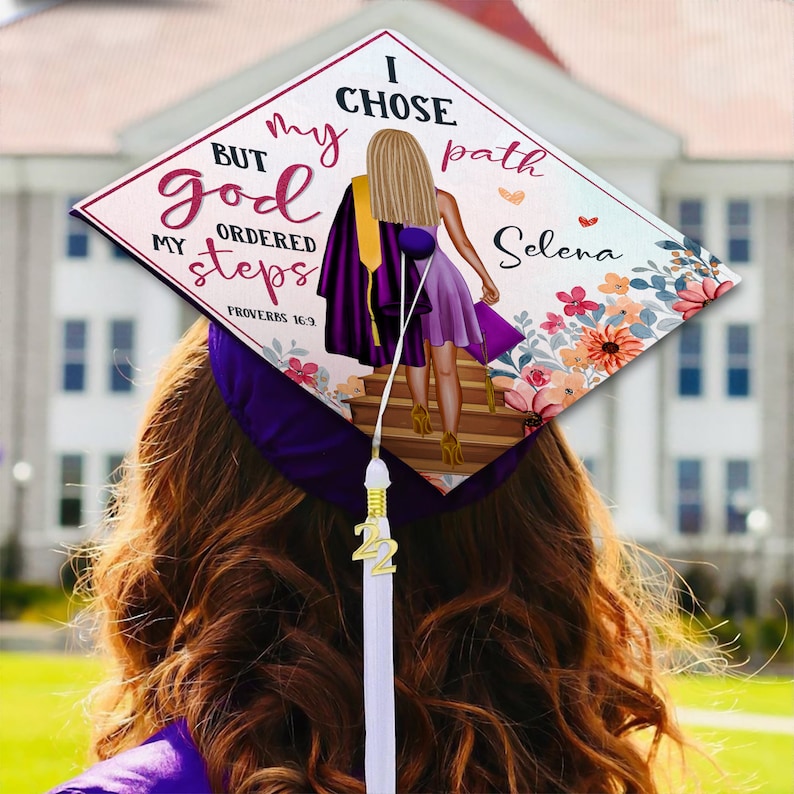 Inspiring Black Queen graduation cap topper, perfect for the woman celebrating her achievements in 2026.