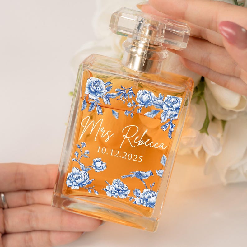 Personalized Bride Perfume Bottle, a high-quality and elegant keepsake for your wedding day.