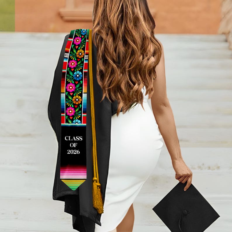 The perfect customized graduation gift, this Mexico graduation stole is a must-have for the ceremony.