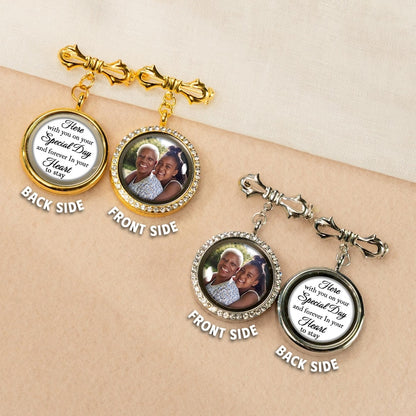 A premium graduation memorial photo charm, providing a high-quality keepsake for your milestone.