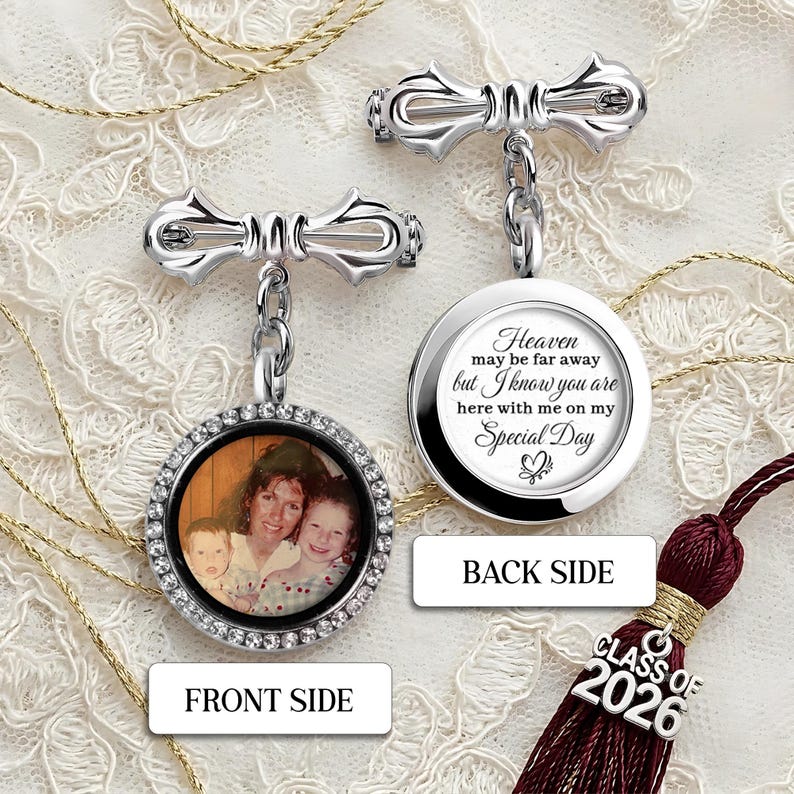 Sentimental memorial lapel pin for graduates, helping you keep your loved ones close to your heart.