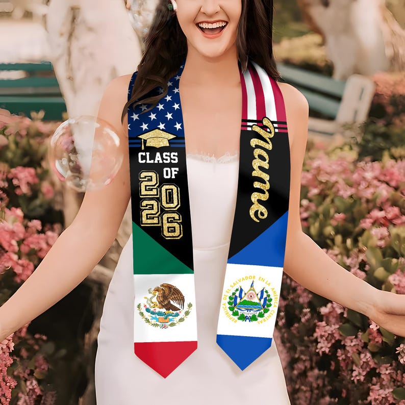 The perfect customized graduation gift, this Hispanic graduation stole is a must-have for the ceremony.