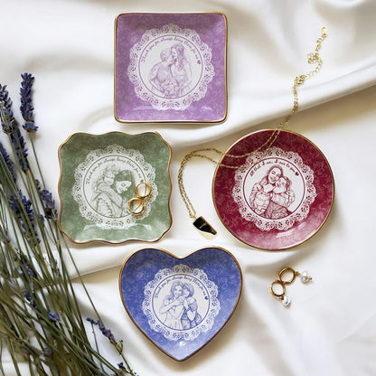 Elegant wedding gift for mom from daughter, serving as a lasting memento of your special wedding day.