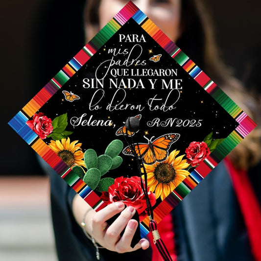 Personalized Para Mis Padres Graduation Cap Topper for Class of 2026, a perfect and unique Mexican graduation cap topper.
