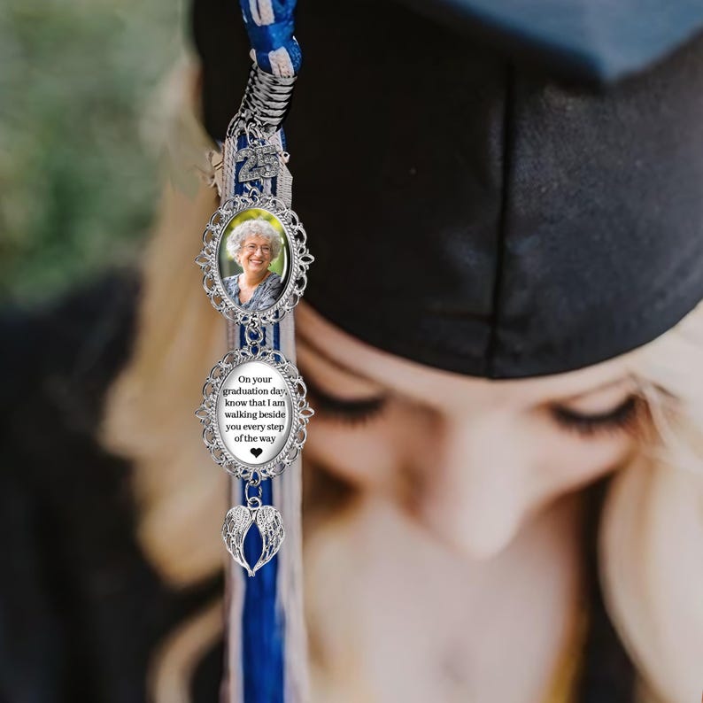 Durable and personalized graduation charm, helping you keep your loved ones close during the walk.